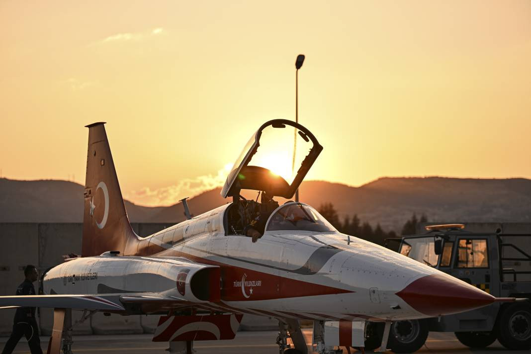 Türk Yıldızları’ndan 30 Ağustos’ta Anıtkabir’de saygı uçuşu - Resim: 17